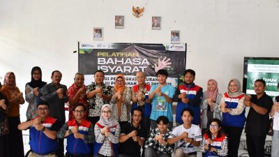 Kilang Balongan Beri Pelatihan Bahasa Isyarat Bagi Perangkat Kelurahan Lemah Mekar