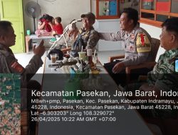 Babinsa Koramil 1602 Sindang Indramayu Lakukan Komsos Dengan Satpol PP dan Babinkantibmas Desa Pasekan