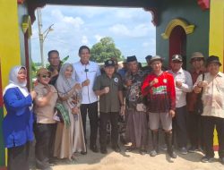 Personil Koramil 1601 Indramayu Monitoring Kunjungan Bupati Indramayu Lucky Hakim Tinjau Potensi Investasi Wisata Situs Dampoe Awang 