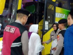 Polres Indramayu Lakukan Pengamanan Pemberangkatan Jamaah Haji di Asrama Embarkasi Kertajati