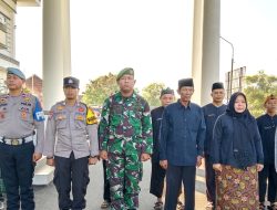 Koramil 1611 Losarang Indramayu Mengikuti Upacara Peringatan Hari Pendidikan Nasional Tingkat Kecamatan Losarang 