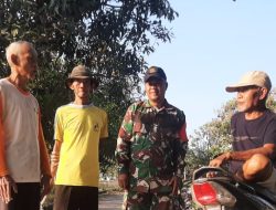 Personil Koramil 1604/Jatibarang Indramayu Lakukan Komsos Bersama Masyarakat Desa Krasak