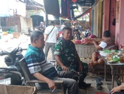Anggota Koramil 1604/Jatibarang Indramayu Lakukan Komsos Bersama Masyarakat Desa Binaan