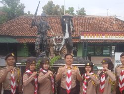 Personil Koramil 1611 Losarang Indramayu Lakukan Pendampingan Kwarran Kecamatan Losarang Menuju Makodim 0616 Indramayu 