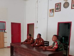 Babinsa Koramil 1603 Lohbener Indramayu Mengadakan Komsos Bersama Pamongdesa Arahan Kidul