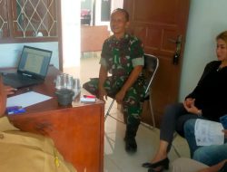 Bersama Pamongdesa Kaplongan Lor, Babinsa Koramil 1608 Karangampel Indramayu Menjaga Kondusifitas Lingkungan 