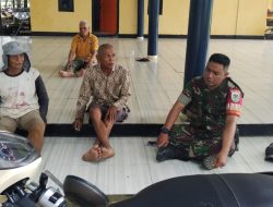 Babinsa Koramil 1608 Karangampel Indramayu Lakukan Komsos Bersama Warga Desa Jayawinangun, Bahas Tingkatkan Peran Aktif Masyarakat di Lingkungan 