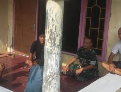 Babinsa Koramil 1608 Karangampel Indramayu Lakukan Komsos Bersama Tokoh Masyarakat dan Warga Desa Tanjungpura