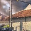 Kebakaran Hebat di Anjatan Indramayu, Gudang Rongsok Ludes dan 5 Rumah Warga Terbakar