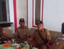Bahas Pelayanan Masyarakat Dan Kondusifitas Wilayah, Babinsa Koramil 1608 Karangampel Indramayu Melakukan Komsos 