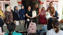 Babinsa Koramil 1603 Lohbener Indramayu Monitoring Bantuan Pangan Berupa Beras 20 kg /KK Desa Tawangsari 
