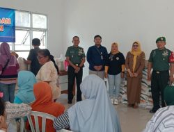 Danramil 1601 Indramayu Monitoring Pendistribusian Bantuan Beras Pemerintah Kepada Keluraga Penerima Manfaat