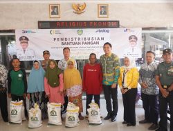 Pemkab Indramayu dan Bulog Salurkan Cadangan Pangan Pemerintah untuk Warga Desa Sudimampir
