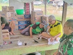 Jalin Keakraban Dengan Masyarakat, Babinsa Koramil 1605 Sukagumiwang Indramayu Melakukan Komsos 