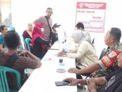 Babinsa Koramil 1601 Indramayu Monitoring Pendistribusian Bantuan Pangan-Cadangan Beras Pemerintah (BP-CBP) Desa Pekandangan  