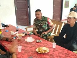 Tingkatkan Silaturahmi, Babinsa Koramil 1609 Juntinyuat Indramayu Monitoring Dengan Babinkamtibmas Desa Sambimaya 