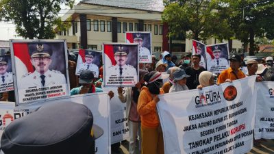 LSM Gapura Bersama PPPI Unras di Kejari Indramayu Menyikapi Dugaan Korupsi WaKil Bupati Indramayu, Syaefudin 