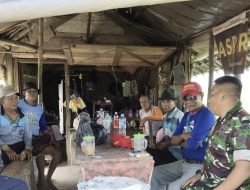 Babinsa Koramil 1608 Karangampel Indramayu Lakukan Komsos Dengan Poktan Dan Petani Tentang Percepatan Masa Tanam Musim Gadu 