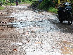 Masyarakat Pondoh keluhkan Rekontruksi Jalan Limbangan-Segeran Menjadi Kumuh dan Berlumpur