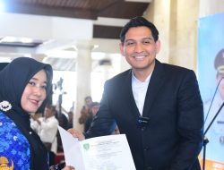 Bupati Indramayu Serahkan 769 SK Pengangkatan PPPK Tahap I (satu)