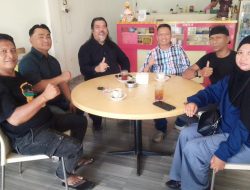 Ketua Satgas PMI Provinsi Kepulauan Riau Arba Udin Ngopi Bareng Pengurus Satgas PMI Kepri
