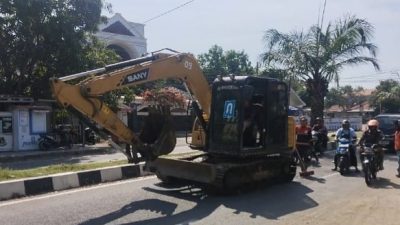 Oknum Proyek Pemerintah Picu Polemik di Indramayu,Jalan Rusak Siapa Yang Bertanggung Jawab