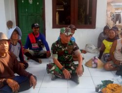 Pastikan TNI Dekat Dengan Rakyat, Babinsa Koramil 1605 Sukagumiwang Indramayu Lakukan Komunikasi Sosial Dengan Warga 