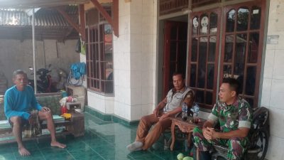 Komsos Babinsa Koramil 1602 Sindang Indramayu Bersama Pamongdesa Dan Warga Masyarakat Desa Babadan 