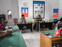 Tingkatkan Silaturahmi Di Wilayah Teritorial, Danramil 1608 Karangampel Indramayu Lakukan Silaturahmi Dengan Kepala Pasar 