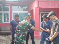 Serka Amani Anggota Koramil 1604 Jatibarang Bersama Pamongdesa Dan Tokoh Masyarakat Desa Jatibarang Lakukan Komsos