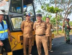 Wujudkan Infrastruktur Aman dan Nyaman,Wabup Syaefudin Tinjau Perbaikan Jalan Penghubung Kecamatan Krangkeng dan Kedokan Bunder