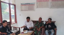 Sertu Iswandi Babinsa Koramil 1602 Sindang Indramayu Komsos Dengan Pamongdesa Totoran 