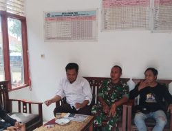 Sertu Iswandi Babinsa Koramil 1602 Sindang Indramayu Komsos Dengan Pamongdesa Totoran