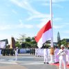 Wabup Indramayu Pimpin Upacara Penurunan Bendera HUT ke-80 RI Tingkat Kabupaten 