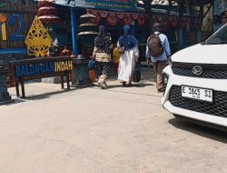 Pantai Bali 2 di Minati Pengunjung Mengisi Liburan Bersama Keluarga