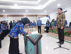 Serahkan SK PPPK, Bupati Lucky Hakim Minta ASN Indramayu Jangan Flexing