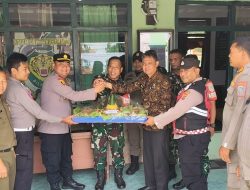 Koramil 1611 Losarang Menerima Ucapan HUT TNI Dari Forkopimcam Losarang