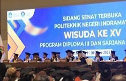 Dalam Sidang Senat Terbuka Wisuda Ke-XV Politeknik Negeri Indramayu Lulusankan 472 Wisudawan