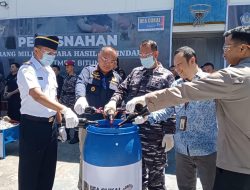 Bea cukai Bitung Memusnahkan barang ilegal hasil penindakan