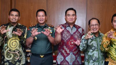 Bersama Tim Managemen RU VI Balongan Melakukan Kunjungan Kerja di Kantor Komando Daerah Militer III Siliwangi di Bandung