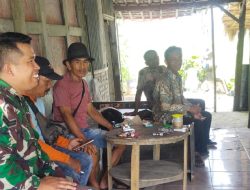 Komsos Anggota Koramil 1601/Indramayu Komsos Di Wilayah Binaan Desa Balongan 