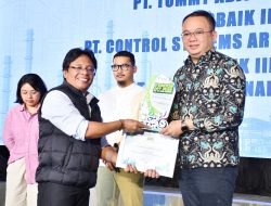 PT KPI RU VI Balongan Beri Penghargaan Terhadap 30 Perusahaan Kontraktor Terbaik