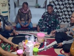 Anggota Koramil 1608 Karangampel Komsos dan Silahturahmi ke Calon Kuwu Desa Kedokan Agung