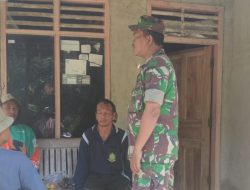 Anggota Koramil 1605 Sukagumiwang Komsos Bersama Tokoh Pemuda dan Masyarakat Desa Tenajar Lor