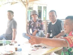 Serma Sukardi Anggota Koramil 1601/Indramayu Laksanakan Kegiatan Komsos Di Wilayah Desa Binaan 