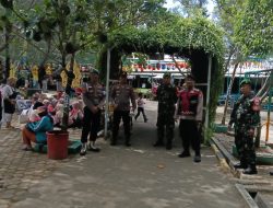 Melalui Kegiatan Komsos TNI, Babinsa Koramil 1601 Indramayu Laksanakan Himbauan Penanjung Wisata 