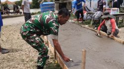 Koramil 1602 Sindang Laksanakan Karya Bakti Gotong Royong Pembangunan Sarana Jalan Masjid Jami Almuttaqin 
