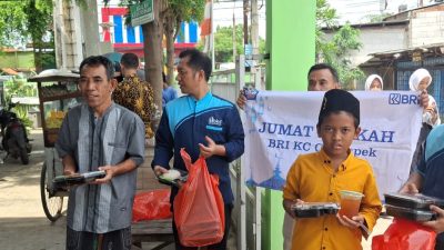 BRI Kantor Cabang Cikampek Tebar Kepedulian Melalui Jumat Berkah 