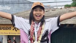 Jutaan Tangan Melambai di Sepanjang Jalan CIAYUMAJAKUNING Penjemputan Dede April ke Cirebon