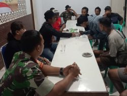 Komsos Anggota Koramil 1601/Indramayu di Wilayah binaan Kelurahan Kepandean